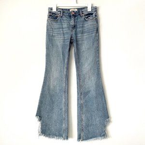 We The Free Vintage Flare Raw Hem Blue Jeans Women’s Size 25